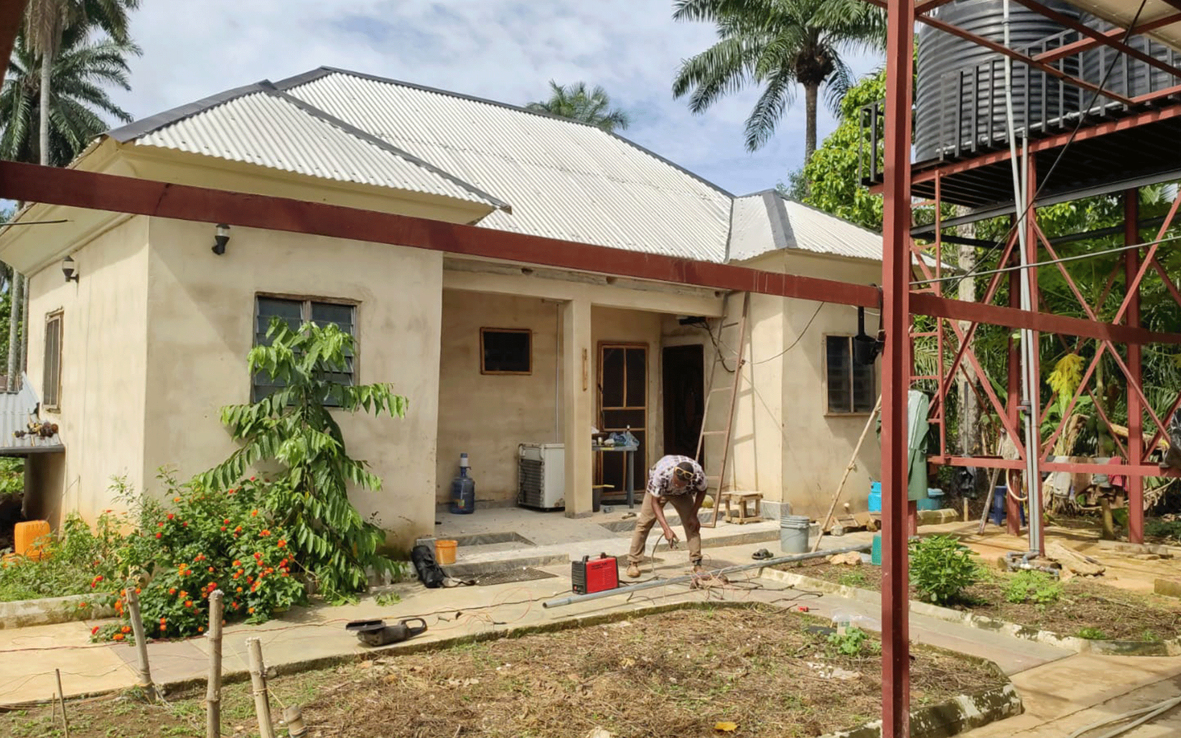 Carved to Flow Foundation land in Uyo, Akwa Ibom State, Nigeria. Courtesy of the artist. 