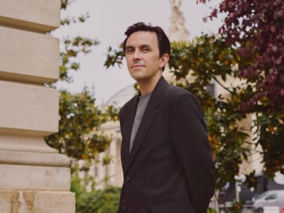 In this candid interview, Director Clément Delépine reflects on how, after three years of constant adaptation, the fair is now fully settled in the Grand Palais, poised between tradition and the avant-garde